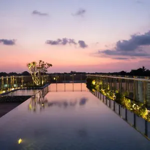 hotel-santika-seminyak.hotelsseminyak.net/