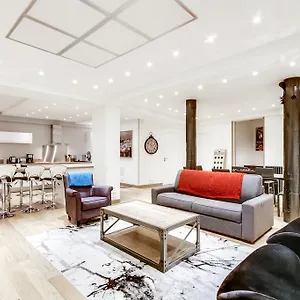 Just Renovated 138m2 On The Seine Paris