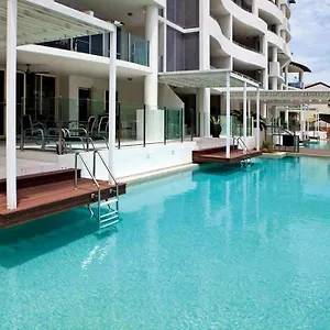 waters-edge-apartments.queenslandhotels.net/